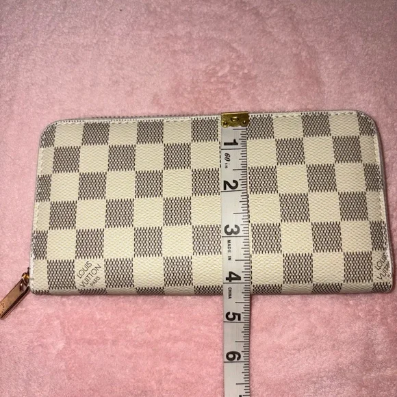 Cream and Gray Checkered Wallet - Picture 5 of 7